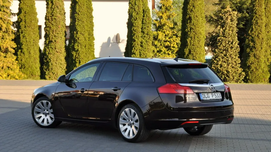 OPEL Insignia -