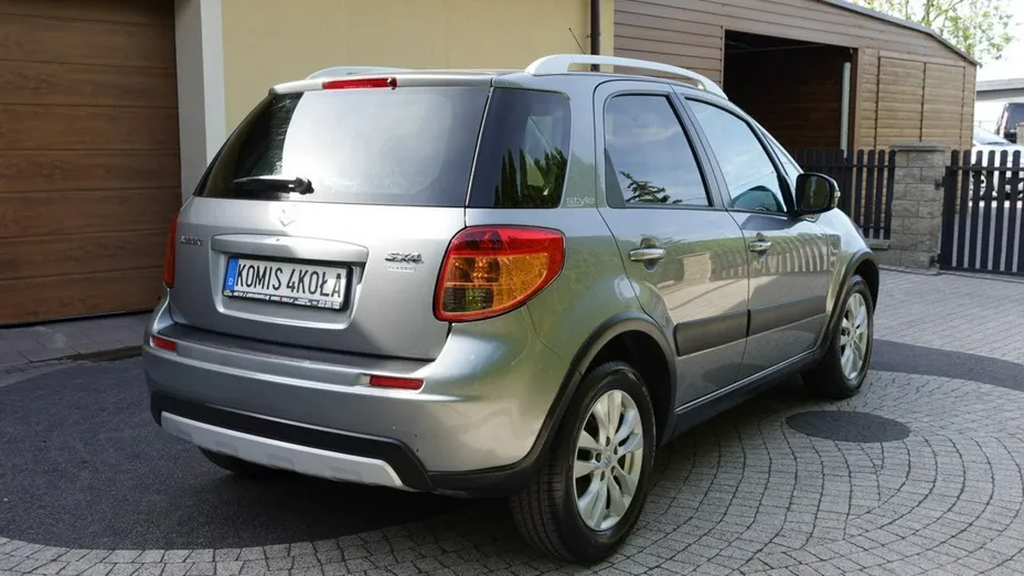 SUZUKI SX4 -