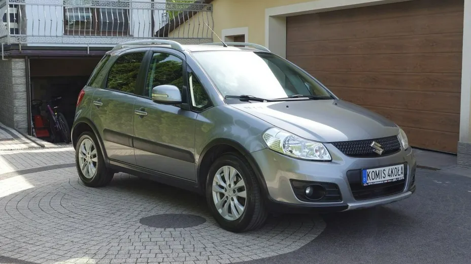 SUZUKI SX4 -