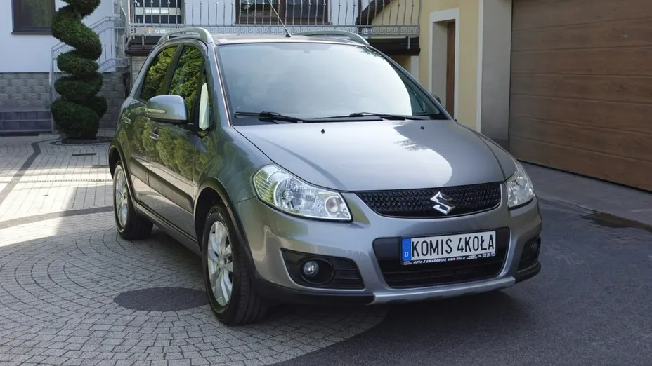 SUZUKI SX4 -