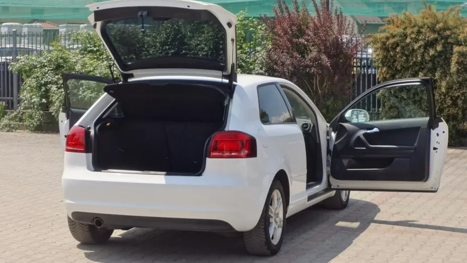 AUDI A3 -
