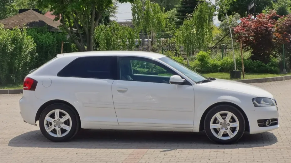 AUDI A3 -