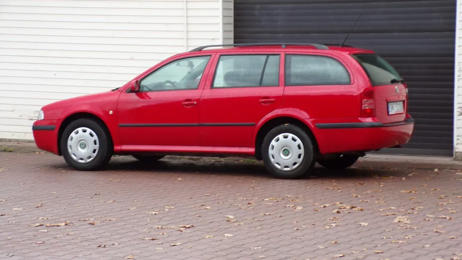 SKODA Octavia -