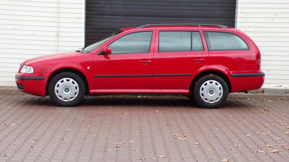SKODA Octavia -