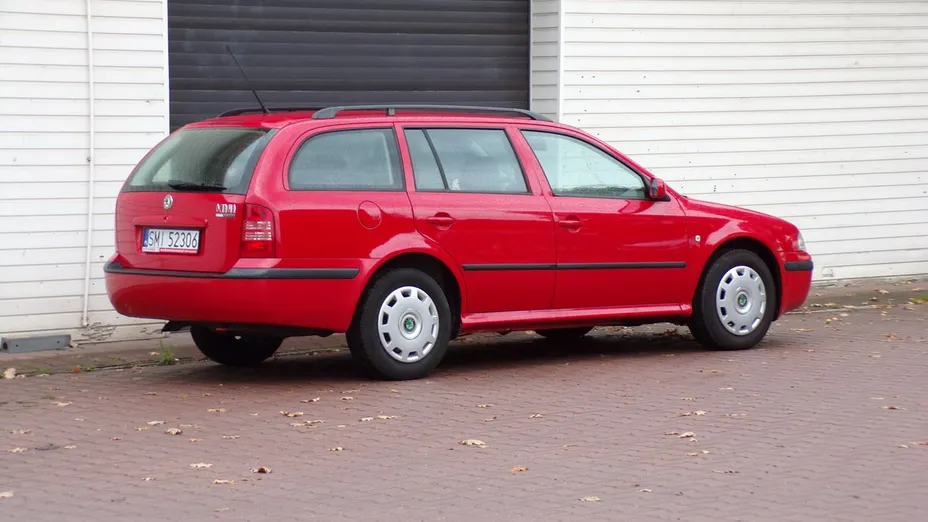 SKODA Octavia -