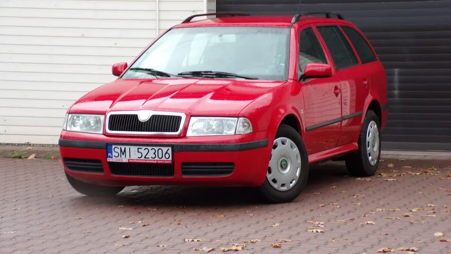 SKODA Octavia -