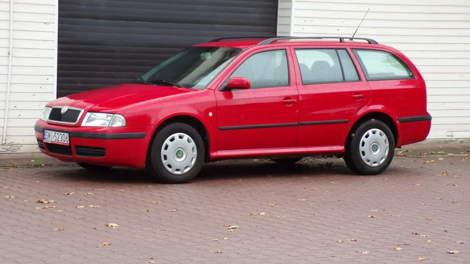 SKODA Octavia -