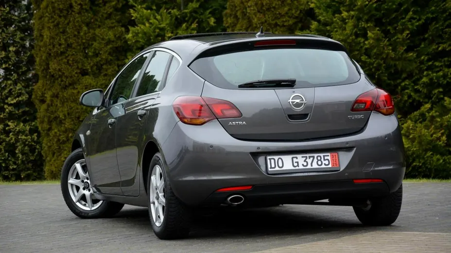 OPEL Astra -