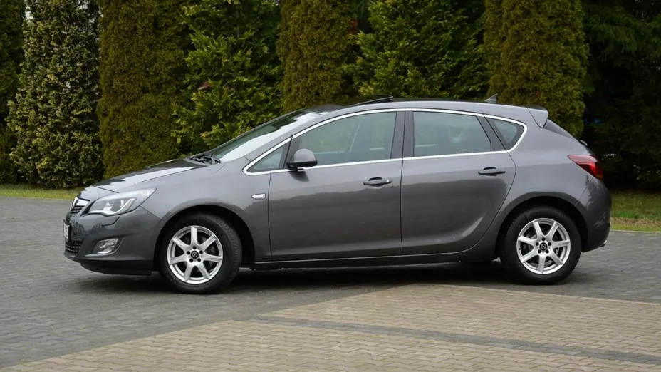 OPEL Astra -