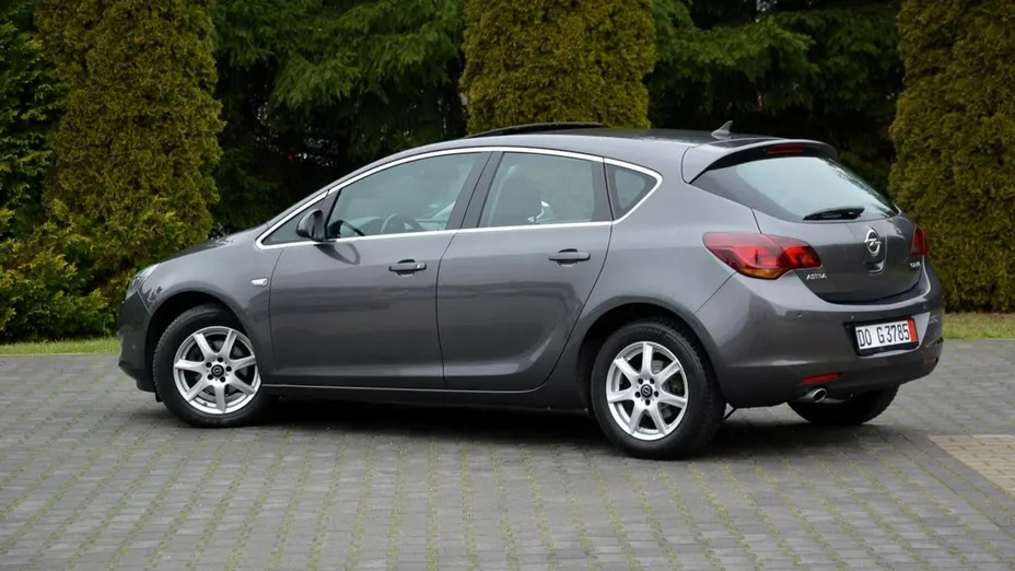 OPEL Astra -