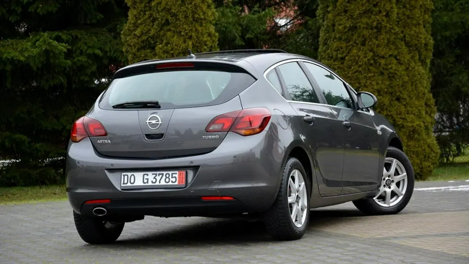 OPEL Astra -