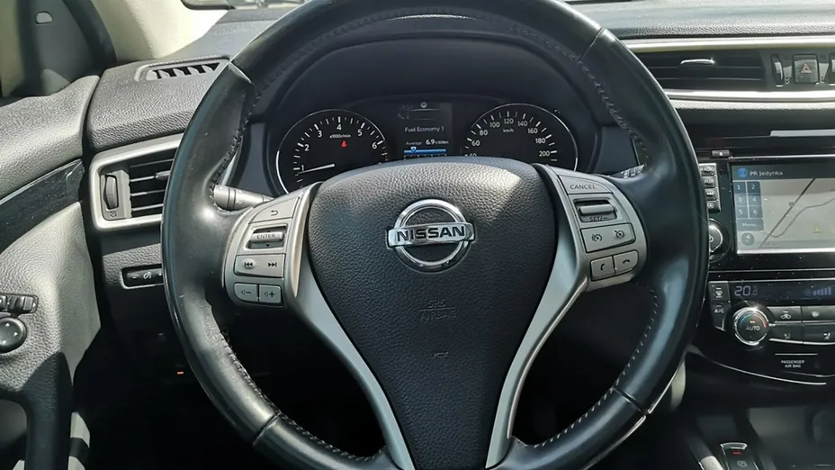 NISSAN Qashqai -