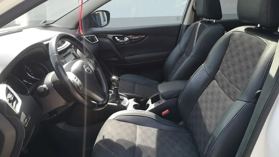 NISSAN Qashqai -