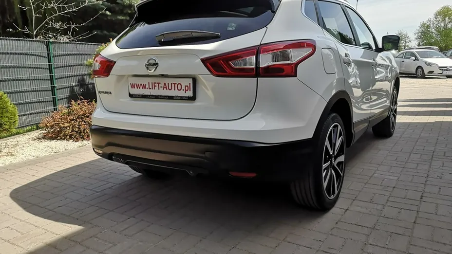 NISSAN Qashqai -