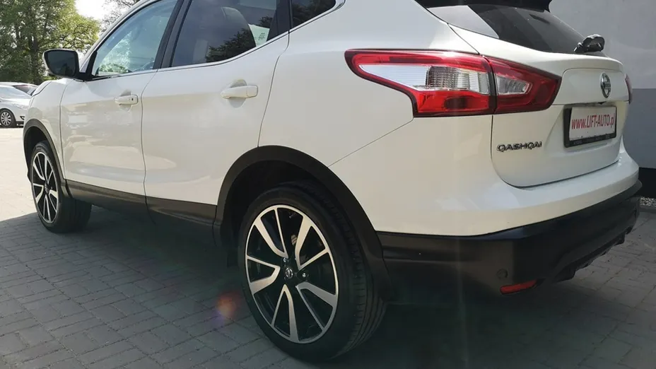 NISSAN Qashqai -