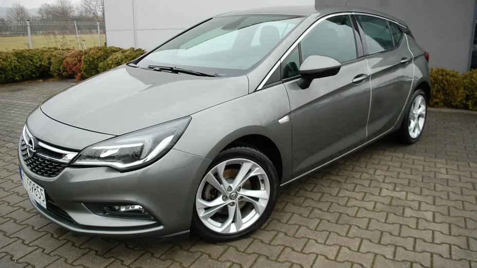OPEL Astra -