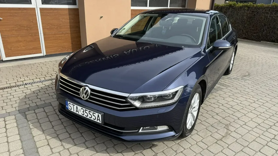 VOLKSWAGEN Passat -