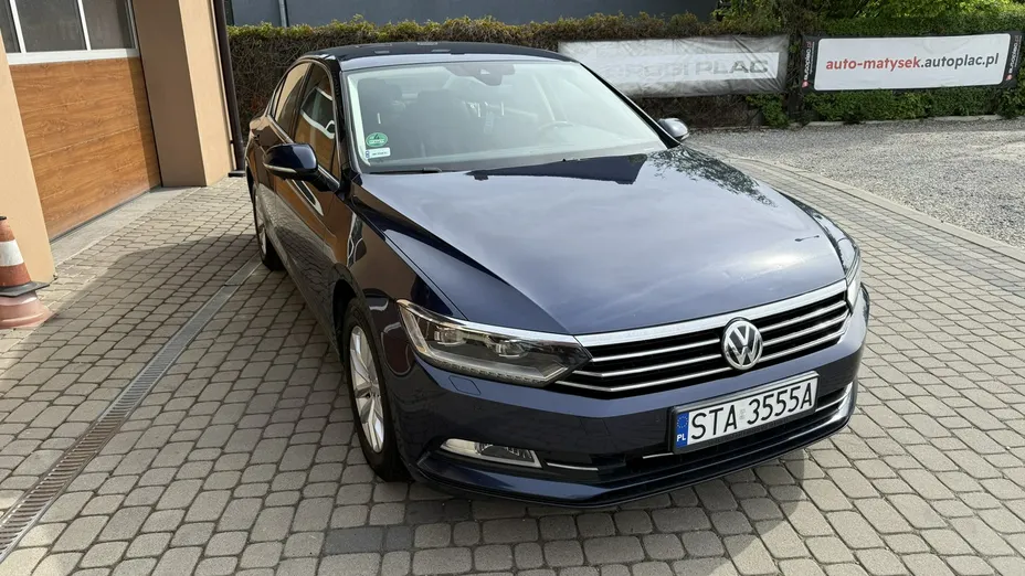 VOLKSWAGEN Passat -