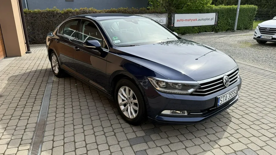 VOLKSWAGEN Passat -