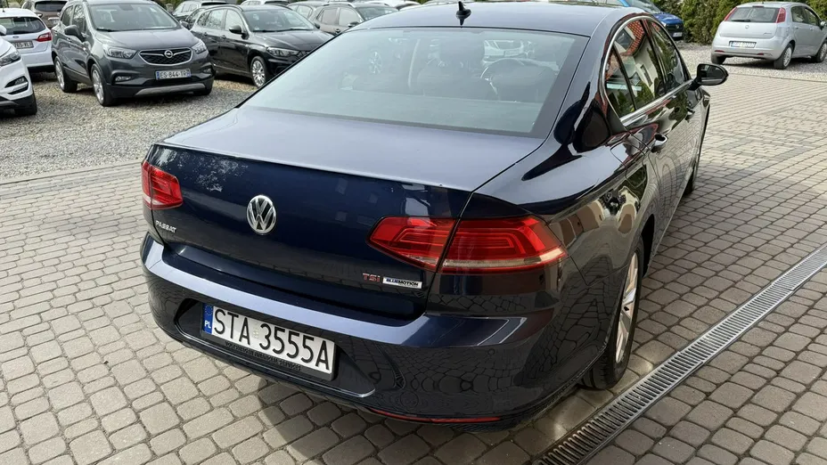 VOLKSWAGEN Passat -