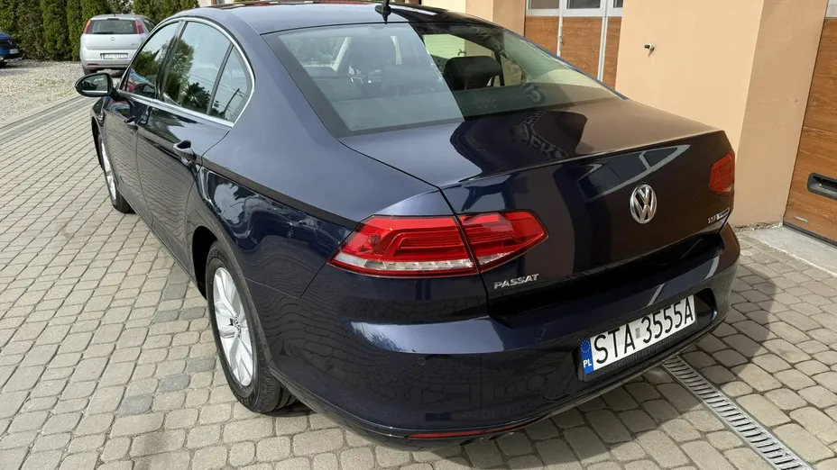 VOLKSWAGEN Passat -