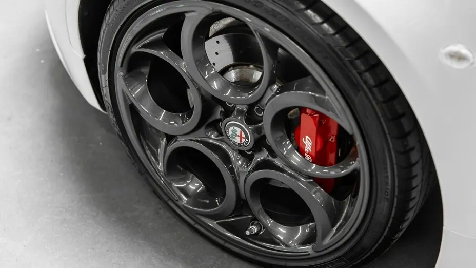 ALFA ROMEO 4C -