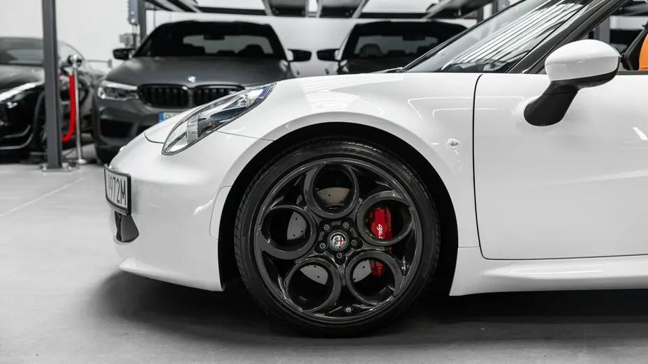 ALFA ROMEO 4C -