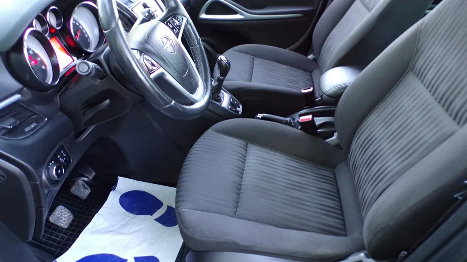OPEL Zafira -