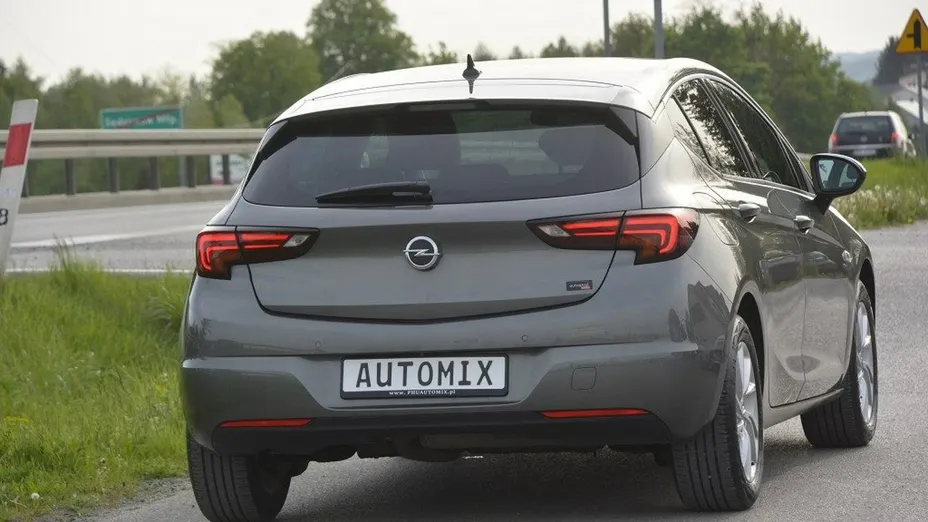 OPEL Astra -