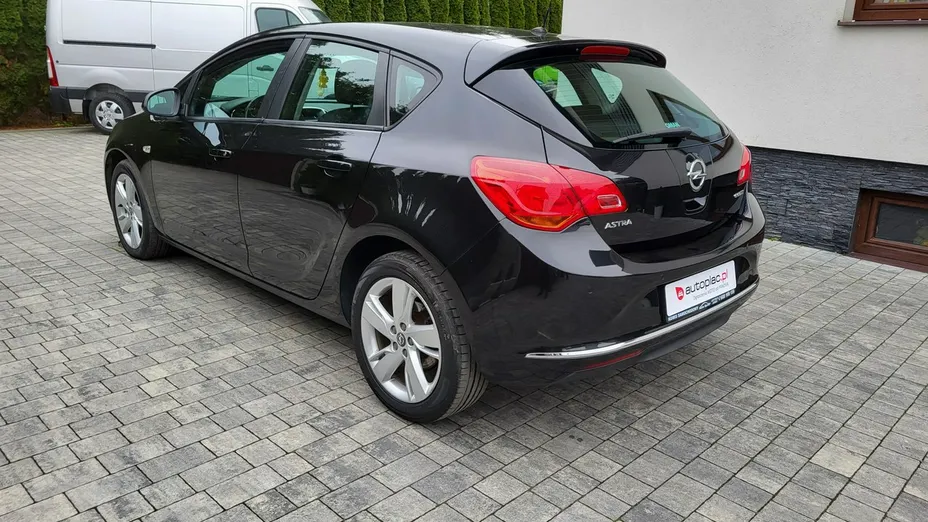 OPEL Astra -