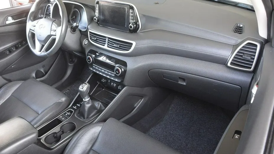 HYUNDAI Tucson -
