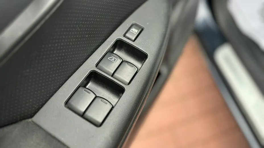 NISSAN Note -