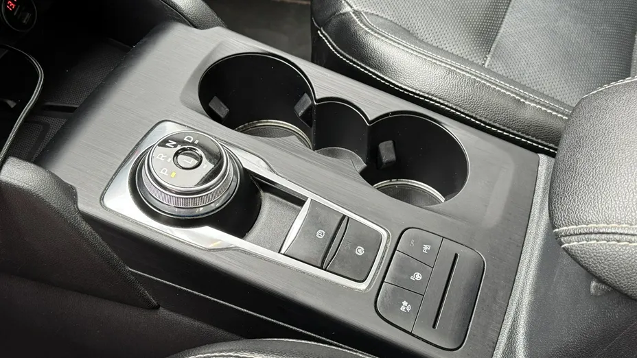 FORD Kuga -