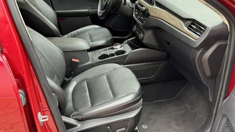 FORD Kuga -