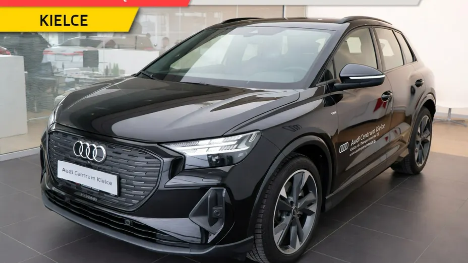 AUDI Q4 -