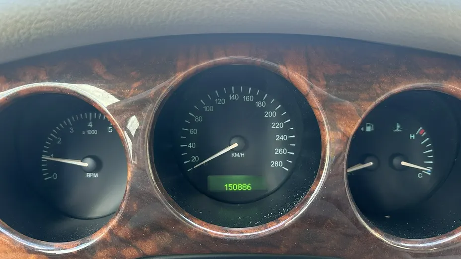 JAGUAR XJ -