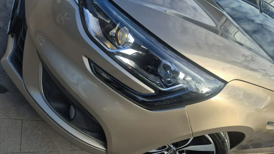 RENAULT Megane -