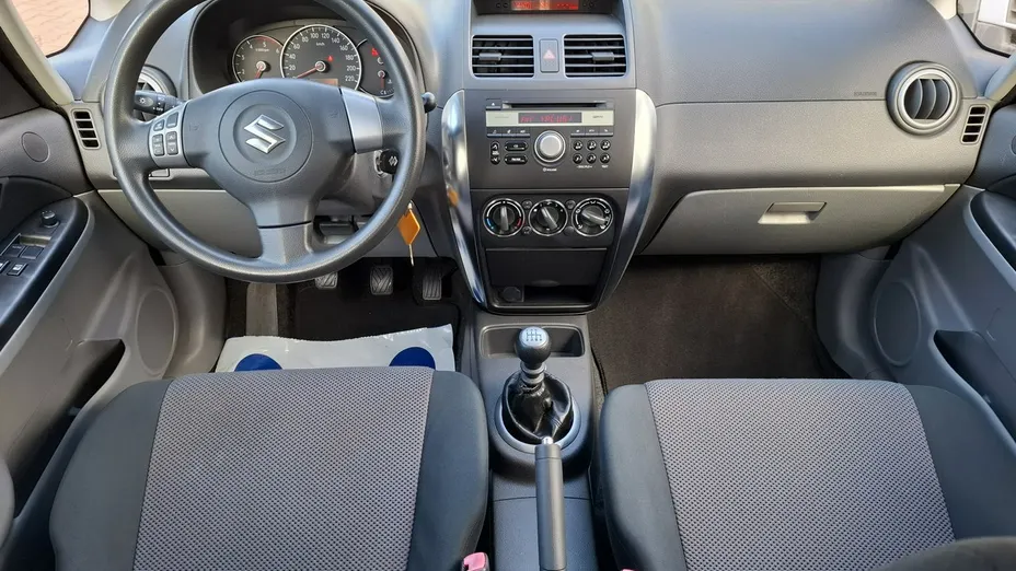 SUZUKI SX4 -