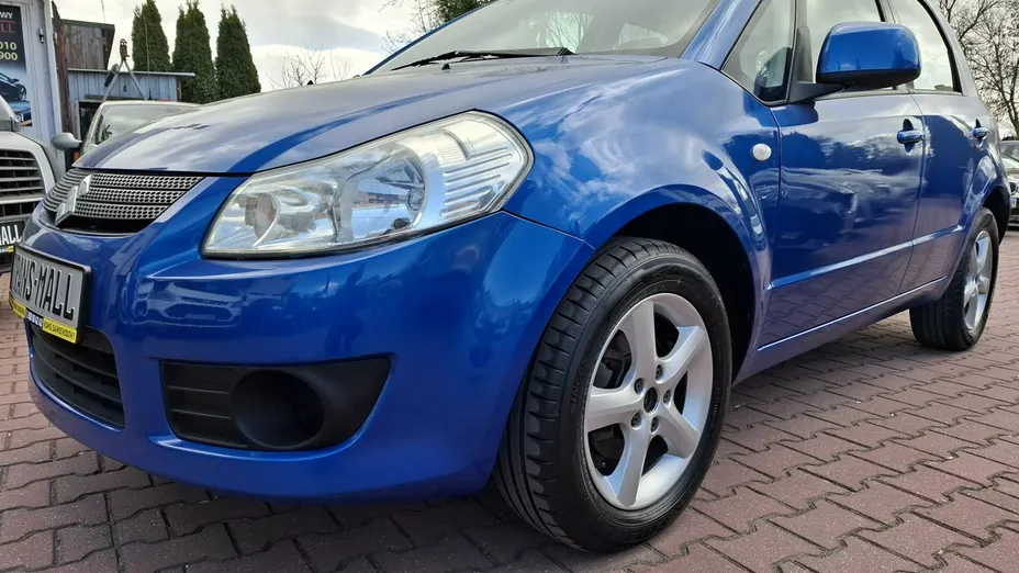 SUZUKI SX4 -