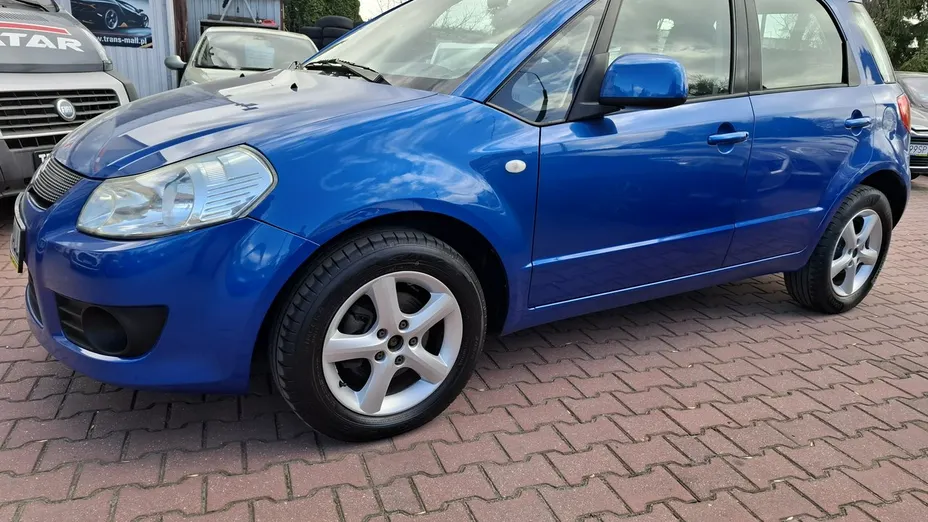 SUZUKI SX4 -