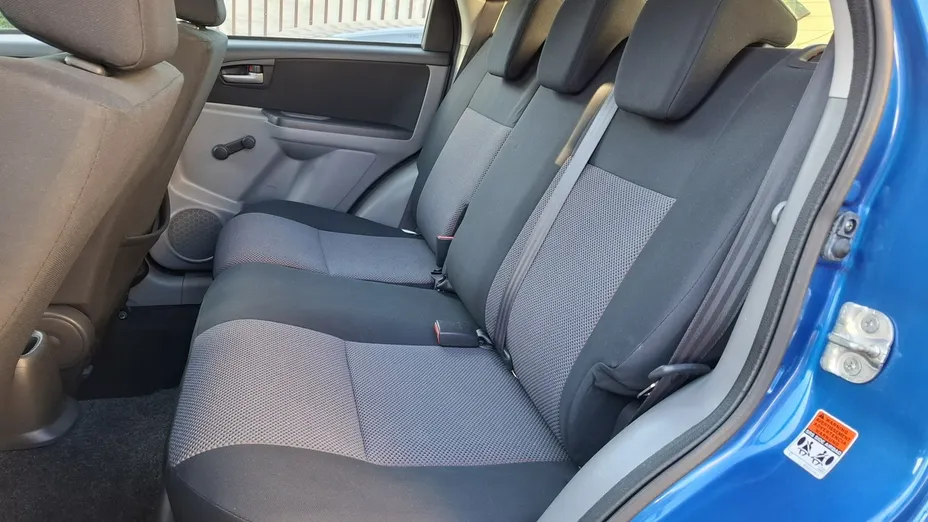 SUZUKI SX4 -