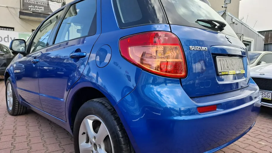 SUZUKI SX4 -