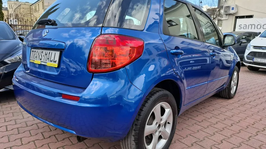 SUZUKI SX4 -