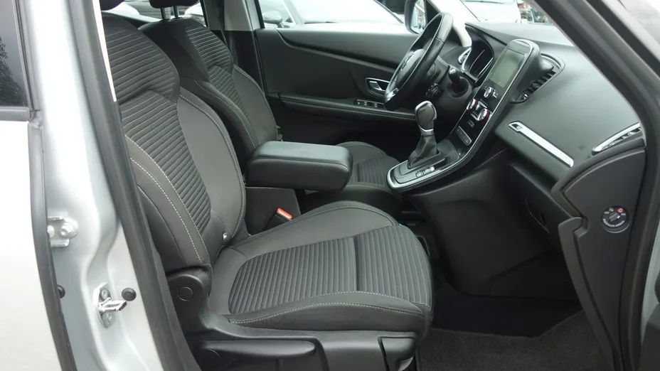 RENAULT Scenic -