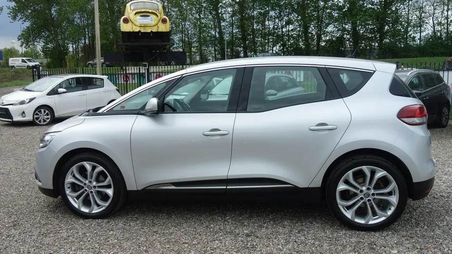 RENAULT Scenic -