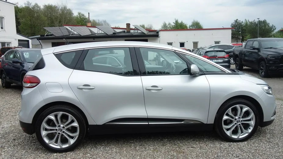 RENAULT Scenic -