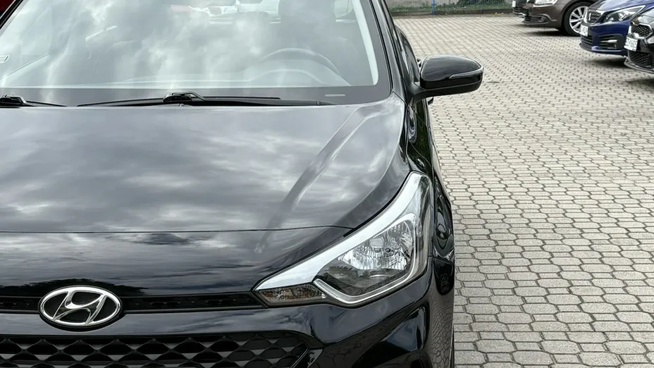 HYUNDAI i20 -