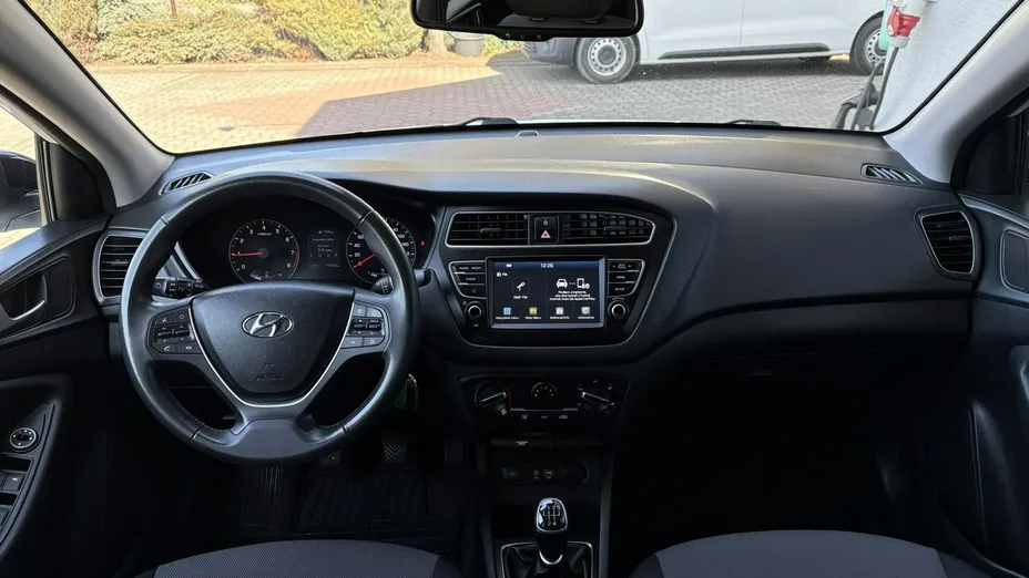 HYUNDAI i20 -