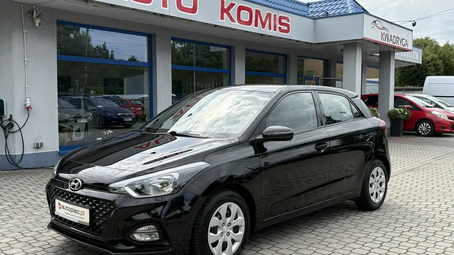 HYUNDAI i20 -