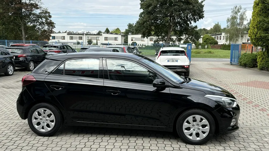 HYUNDAI i20 -